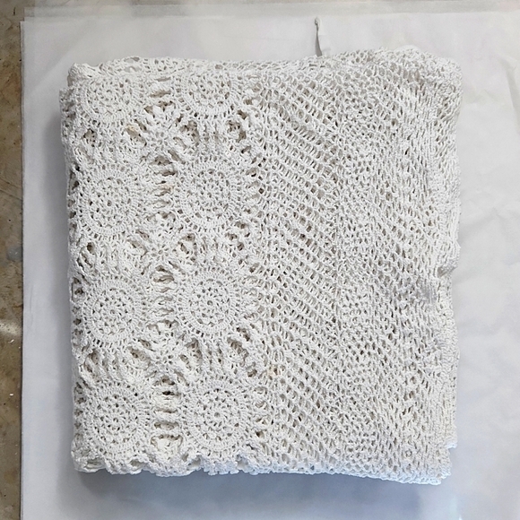 Other - Vintage White Crochet Rectangle Tablecloth